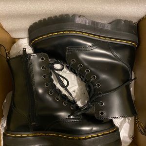 JADON DR martens